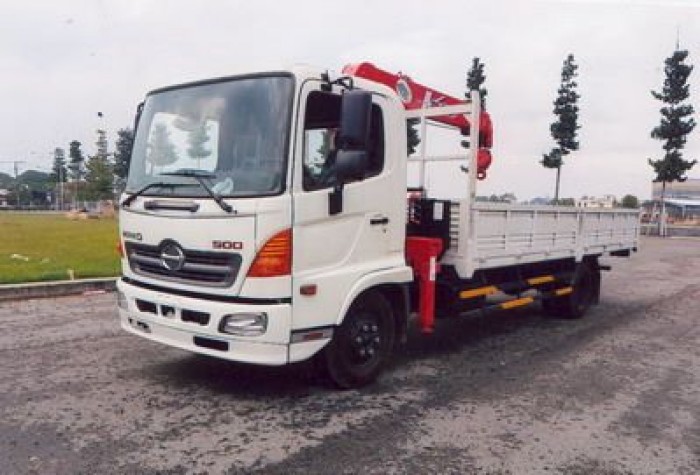 Hino fc có cần cẩu unic 4 khúc. 5 tấn thùng dài 6m giá bèo nhèo luôn