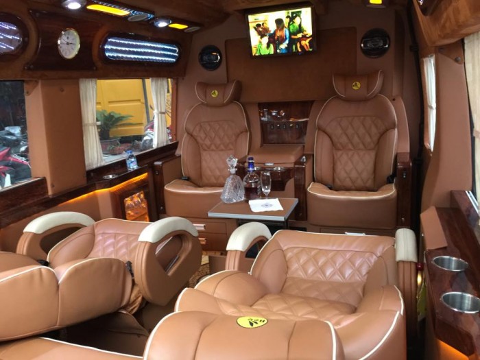 Transit Limousine 10 ghế cao cấp-sang trọng -ngân hàng hỗ trợ 80%