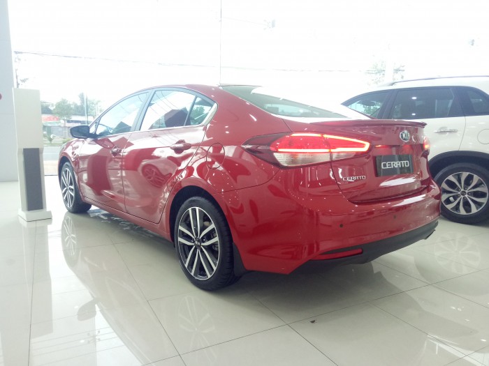 KIA Cerato 1.6 AT số tự động