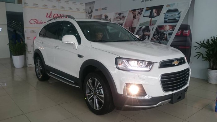 Chevrolet Captiva revv mới 2017, đủ màu giao xe ngay, hỗ trợ trả góp 85% toàn quốc