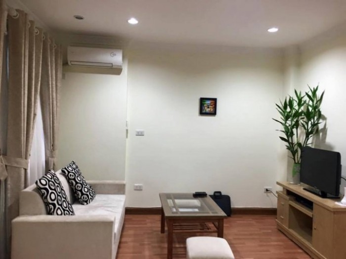 Bán nhà giá rẻ diện tích rộng phố Thái Thịnh. Giá 2,5 tỷ.