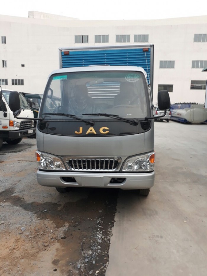 Xe tải Jac 2t4 máy Isuzu