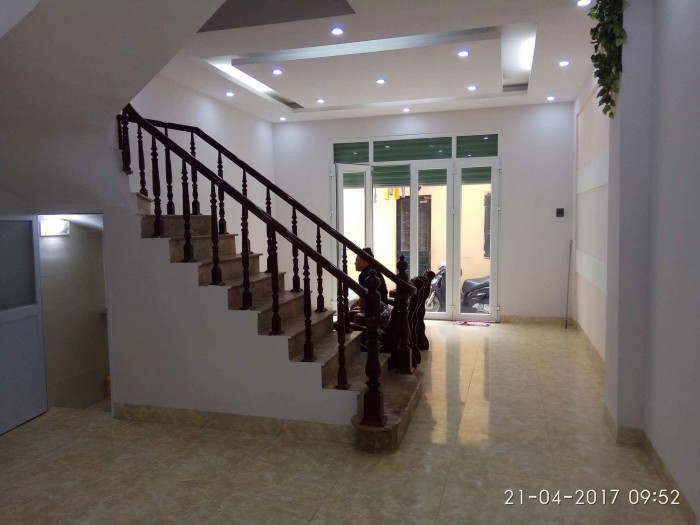 Bán nhà ngõ 288 Hoàng Mai dt46m2x3t cực đẹp,gần Hồ Đền Lừ. Măt tiền 5m