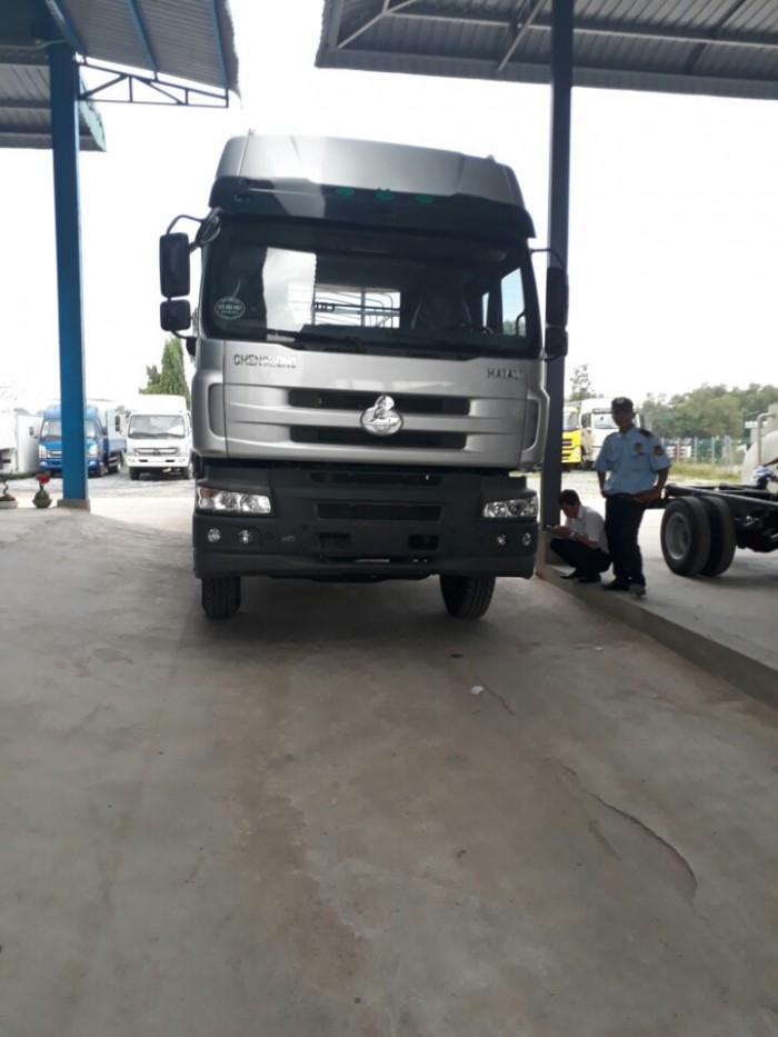 Xe tải Chenglong 4 chân 17t9 Hải Âu máy 310