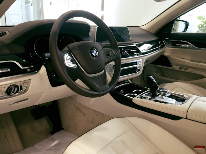 BMW 730Li 2017 | Giá xe BMW 730Li chính hãng | Giao xe sớm nhất, ưu đãi hấp dẫn