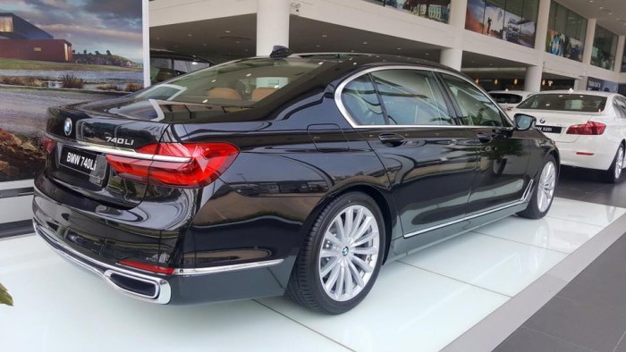 BMW 740Li 2017 chính hãng, giao sớm nhất, giá rẻ nhất