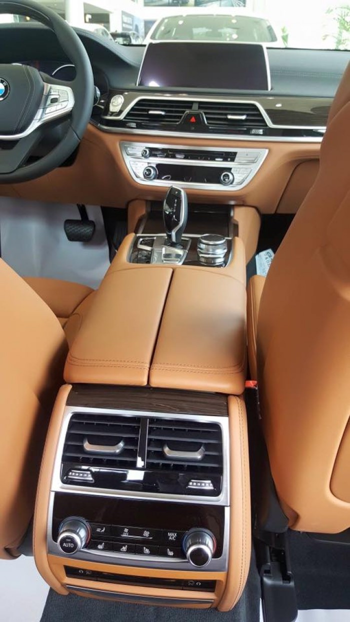 BMW 740Li 2017 chính hãng, giao sớm nhất, giá rẻ nhất