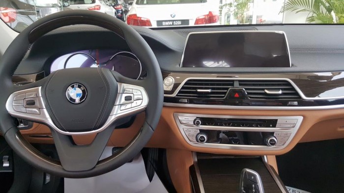 BMW 740Li 2017 chính hãng, giao sớm nhất, giá rẻ nhất