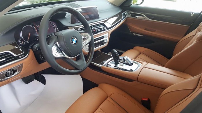 BMW 740Li 2017 chính hãng, giao sớm nhất, giá rẻ nhất