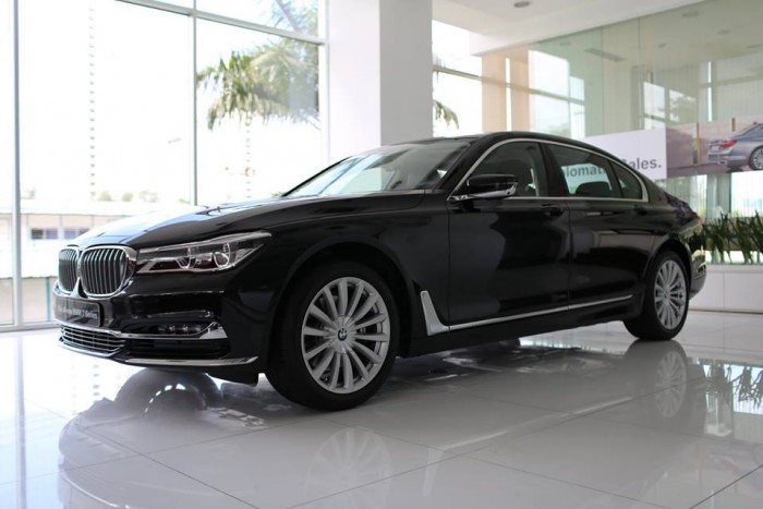 BMW 740Li 2017 chính hãng, giao sớm nhất, giá rẻ nhất