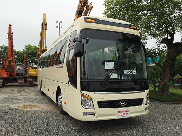 Xe khách Hyundai Universe Express Noble 47 chỗ Model 2017 Cỡ lốp 295/80R22.5 – Không săm