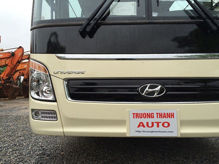 Xe khách Hyundai Universe Express Noble 47 chỗ Model 2017 Cỡ lốp 295/80R22.5 – Không săm