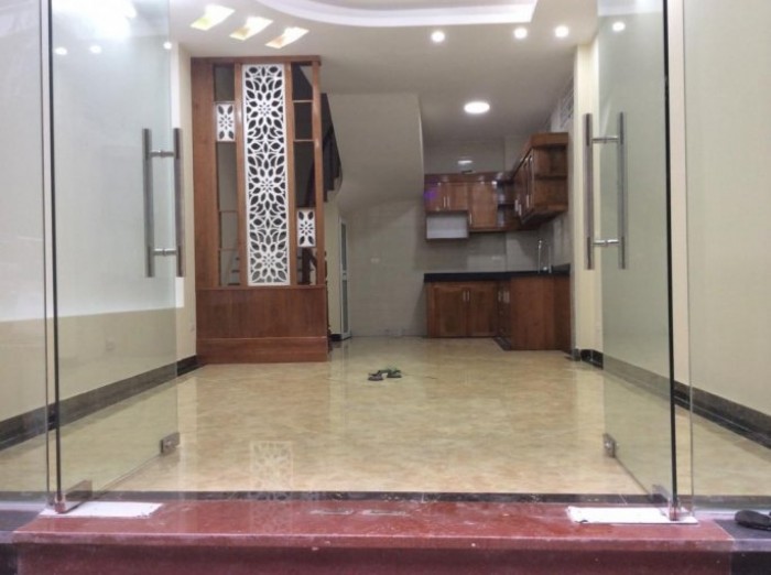 Bán nhà ngõ đường Láng, giá đất quá rẻ 60triệu/m2, kinh doanh tốt.