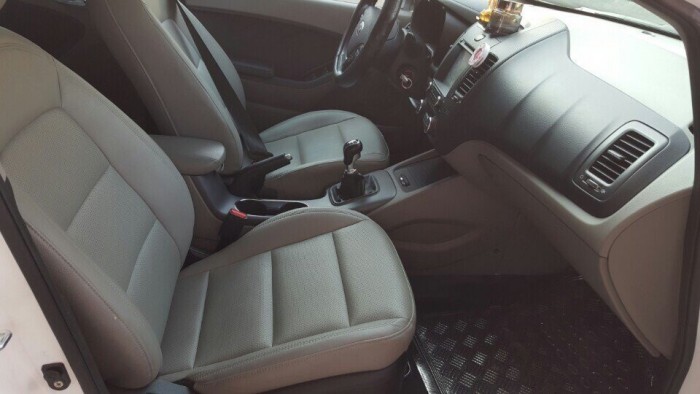 Bán Kia K3 1.6mt 2016 bstp màu trắng như mới