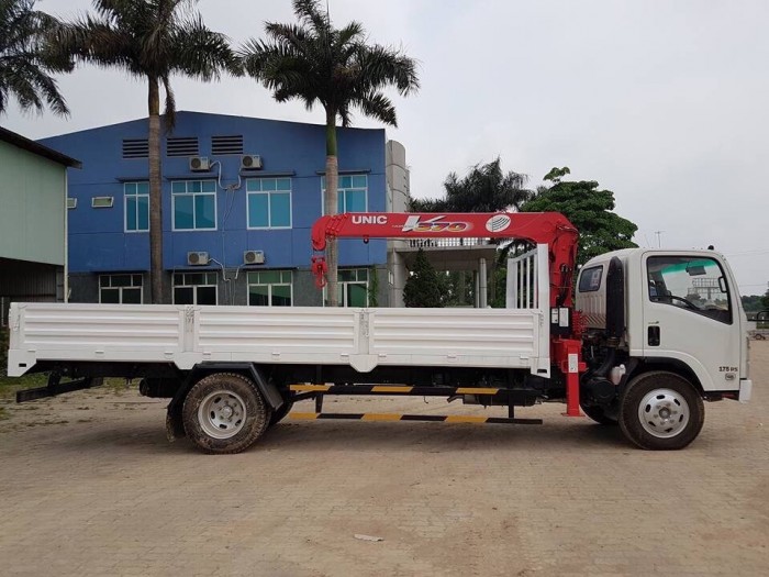 Xe tải ISUZU gắn cẩu 3 tấn 5 đốt