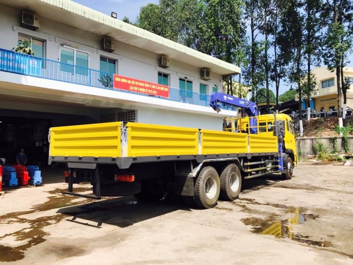 Cần bán chiếc DongFeng EQ1250 - lắp cẩu TADANO