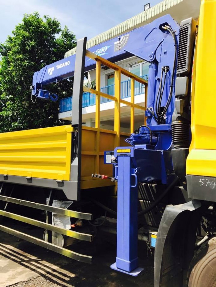 Cần bán chiếc DongFeng EQ1250 - lắp cẩu TADANO