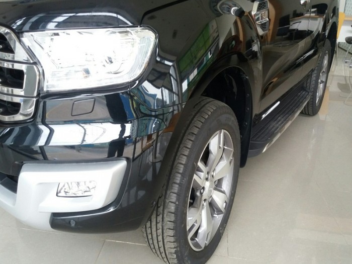 Ford Everest 2.0 Titanium AT 4x2, có xe giao ngay