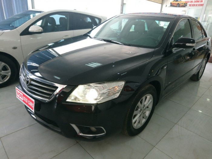 Toyota Camry 2.4G 2010 màu đen