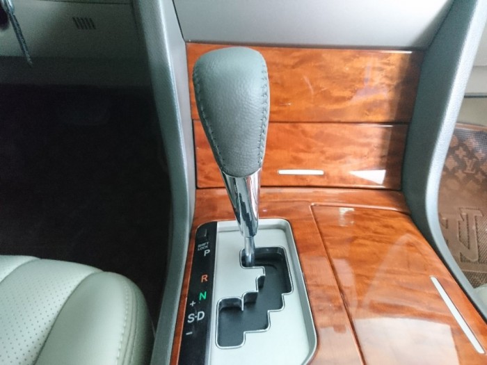 Toyota Camry 2.4G 2010 màu đen
