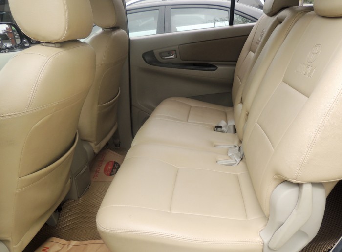 Toyota Innova G 2015