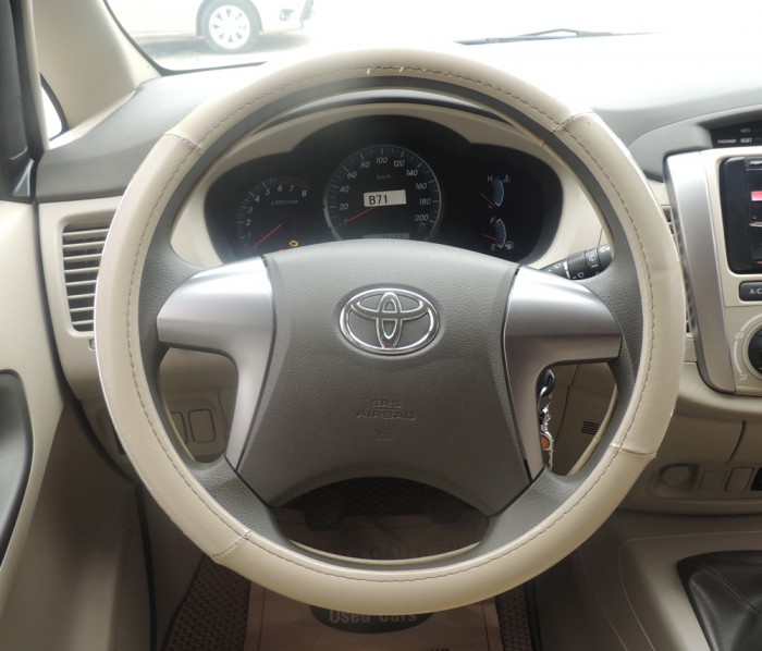 Toyota Innova G 2015