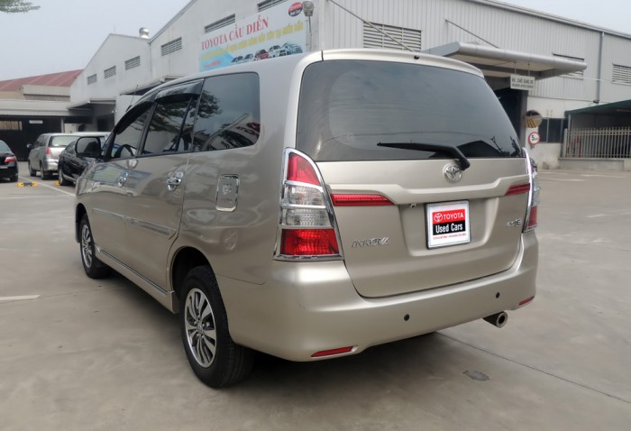 Toyota Innova E 2015