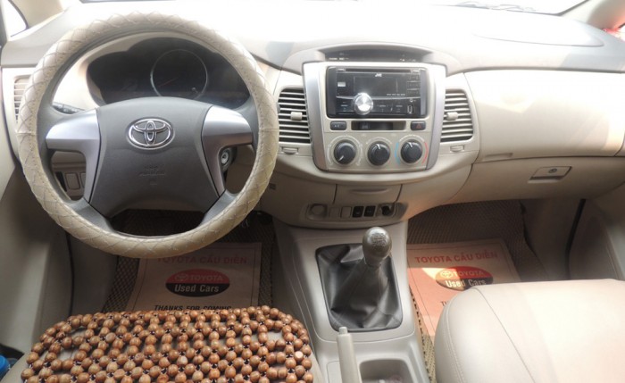 Toyota Innova E 2015