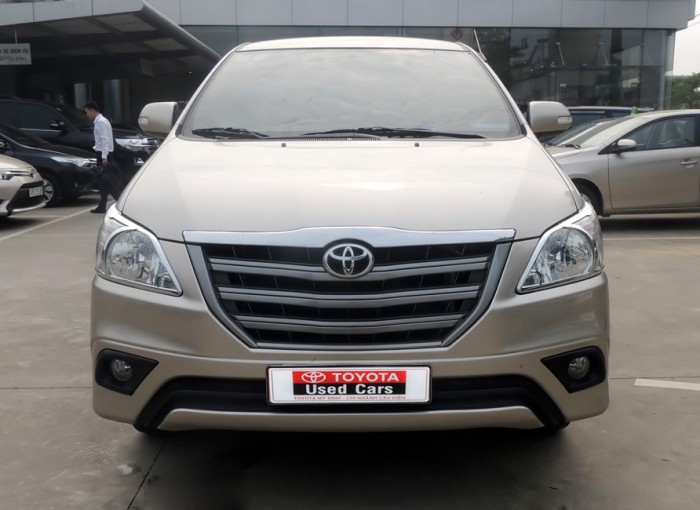 Toyota Innova E 2015