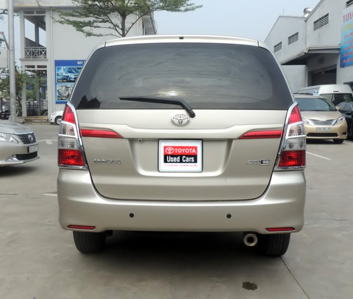 Toyota Innova E 2015