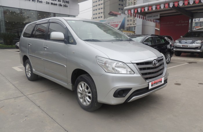 Toyota Innova E 2014