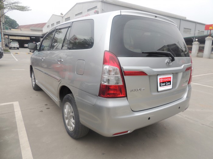 Toyota Innova E 2014