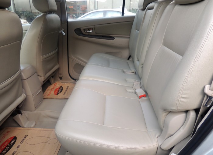 Toyota Innova E 2014