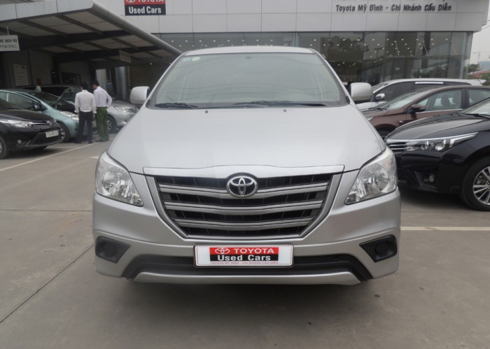 Toyota Innova E 2014