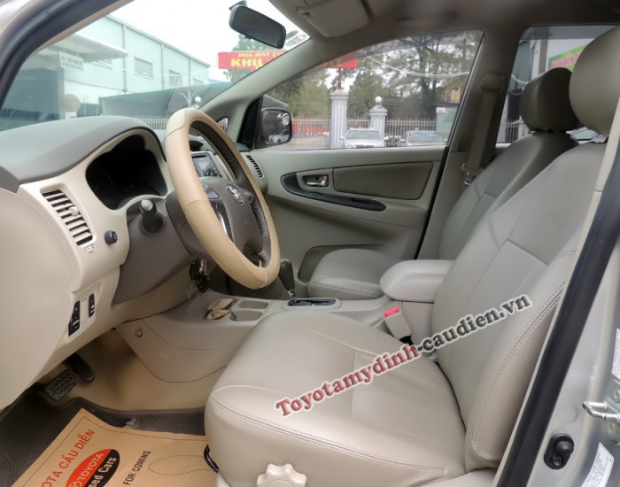 Toyota Innova G 2014