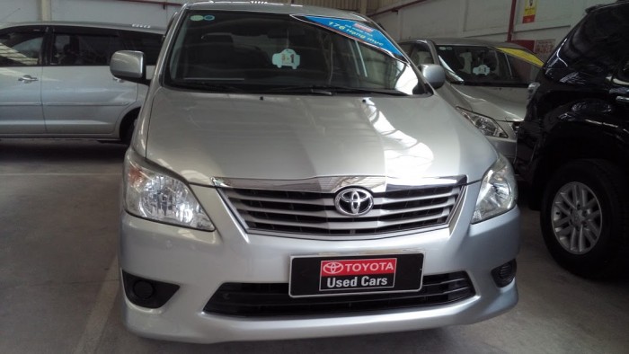 Bán xe Innova E số sàn đời 2012