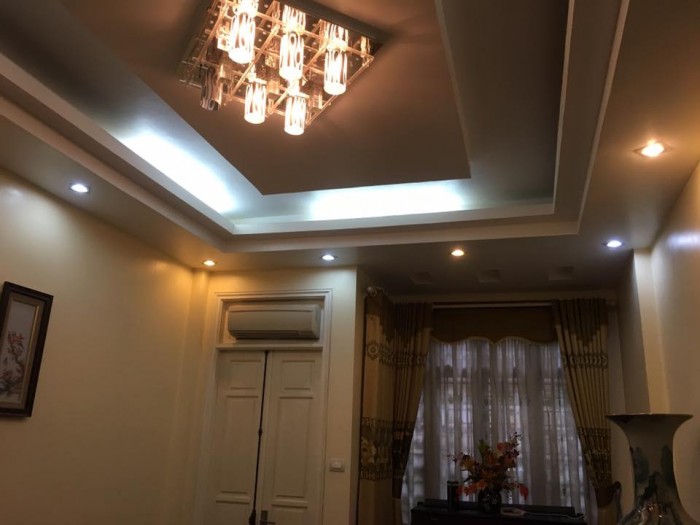 GẤP!!  Nhà Hoàng Văn Thái, quận Thanh Xuân,ô tô,phân lô, văn phòng, DT 40m2, giá chỉ 3.9 tỷ.