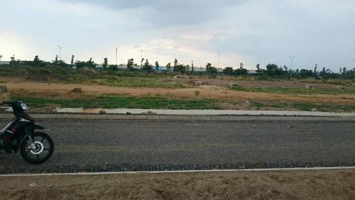 Bán đất mặt tiền đường Tp Biên Hoà ( thổ cư, sổ đỏ)