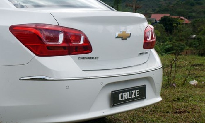 Chevrolet Cruze LTZ, hỗ trợ vay tối đa, chi phí lăn bánh tầm 80 triệu, bảo hành 3 năm