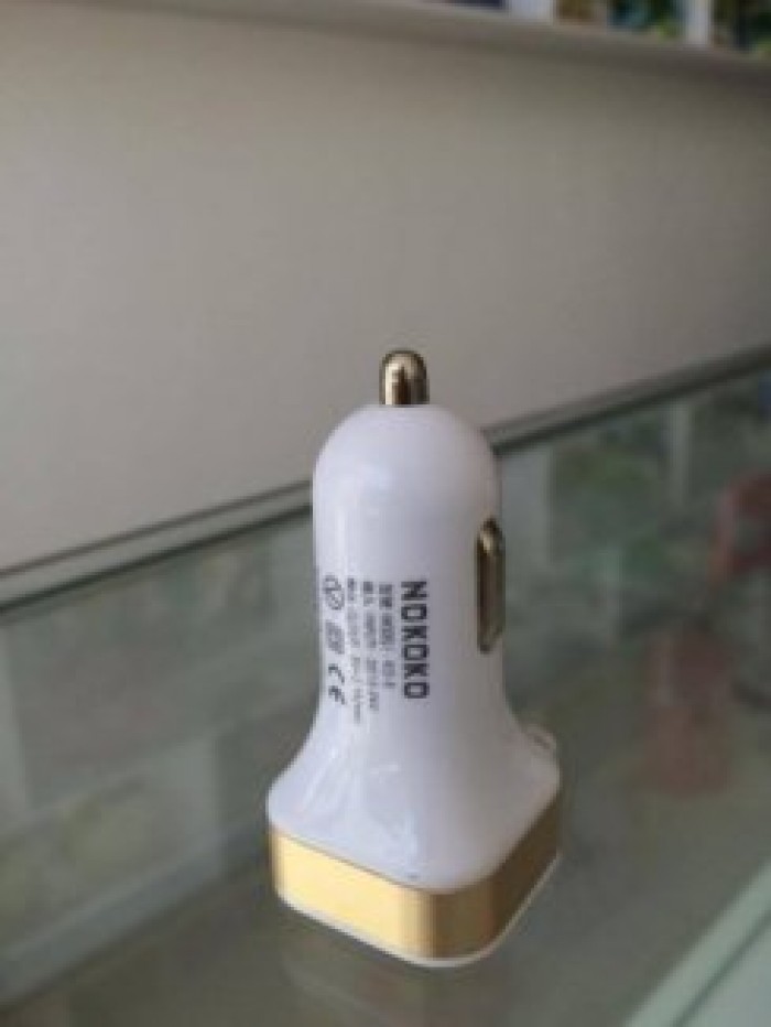 Sạc xe hơi Nokoko hai cổng USB 2.1A+1A