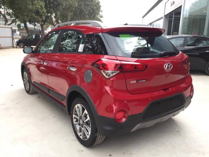 Bán Hyundai i20 Active 2017 màu trắng, giá cạnh tranh.