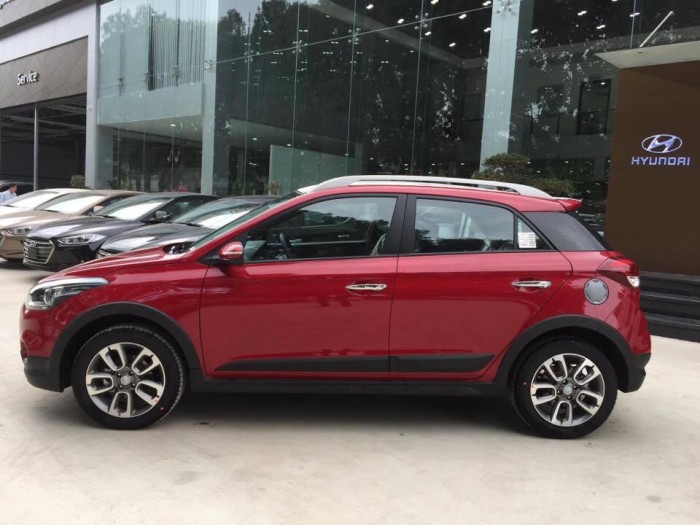 Bán Hyundai i20 Active 2017 màu trắng, giá cạnh tranh.