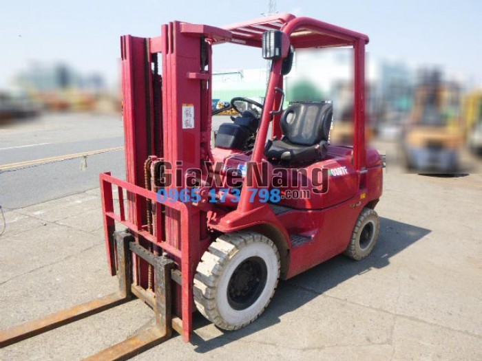 Xe nâng dầu TOYOTA 02-7FD25 - 2005 , xe nâng 2.5 tấn xe nâng cao 4 mét màu mận chín