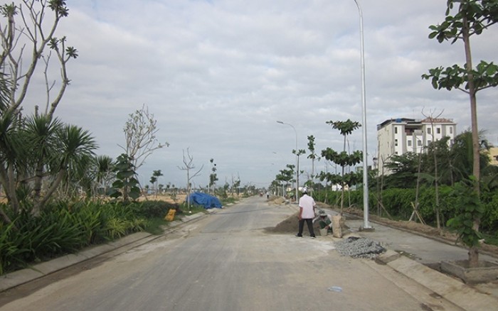 Bán đất kinh doanh đường Bùi Thị Xuân ,phường 2 , Đà Lạt