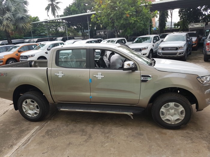 Bán xe Ford Ranger- Xe Bán Tải Giá Rẻ nhất Sài Gòn-ngân hàng hỗ trợ  80%