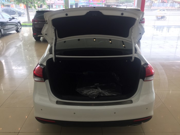 Tặng ốp bô đôi Cerato 1.6 AT tháng 05/2017, trả trước 20% nhận xe ngay