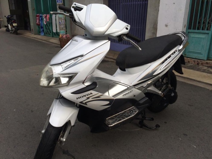 Honda Air Blade ld HQ màu trắng,máy êm