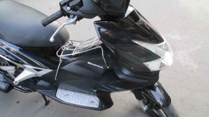 HONDA AIR BLADE (AB),NGAY CHỦ.màu đỏ đen.2009