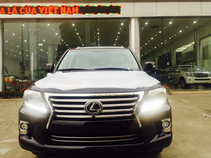 Bán lexus lx570 màu đen nhập khẩu mỹ sản xuất 2015 đủ hết đồ có phanh khoảng cách