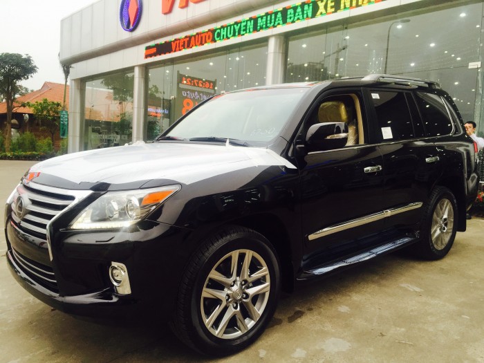 Bán lexus lx570 màu đen nhập khẩu mỹ sản xuất 2015 đủ hết đồ có phanh khoảng cách